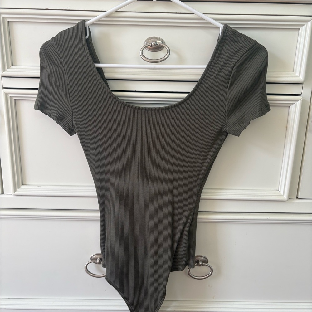 Ribbed Scoop Neck Bodysuit - Gray